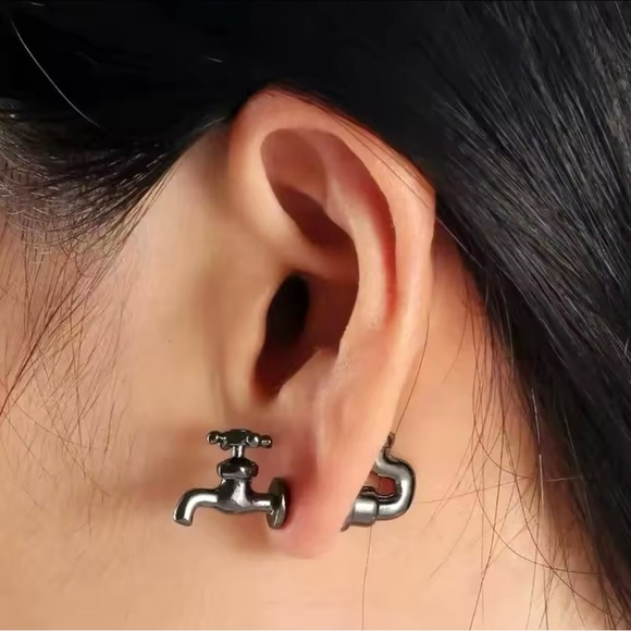 Punk Water Faucet Shape Stud Earrings - Picture 1 of 2
